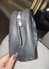 LOUIS VUITTON trousse toilette