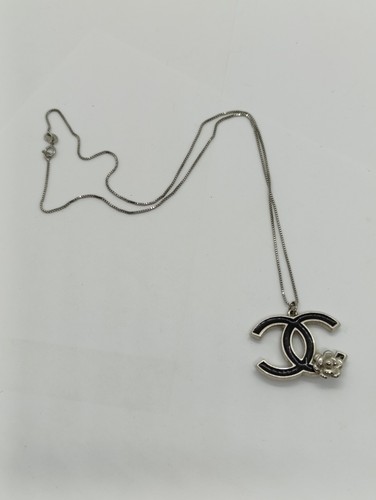 Chanel collier pendentif - chanel,