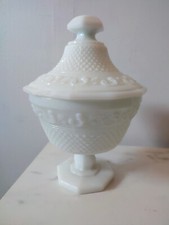 BONBONNIERE DRAGEOIR en opaline blanche verre de lait H 23cm - vintage