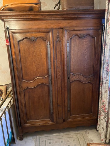 Armoire chêne massif très - chêne,