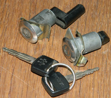 SERRURE CLE NEIMAN lot SCOOTER roller DAELIM GZ 50-GF Tapo LOCK key Schlüssel