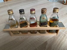 MIGNONNETTES  VINTAGE - JOHNNIE WALKER  WHISKY avec présentoir