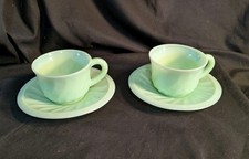 2 Tasses à Café Thé Opaline Verte avec leur Soucoupe, Vintage, Hautes Lumineuses