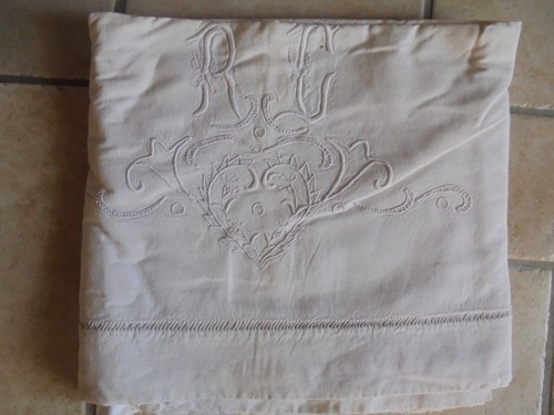 Drap brodé ancien lin - brodé,