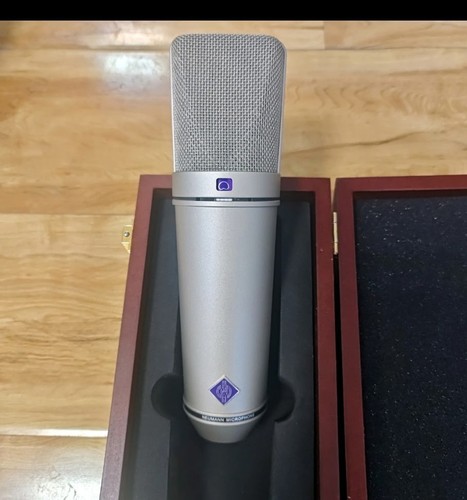 Neumann ai wired - u,