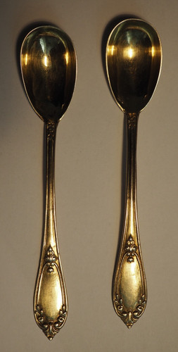 Lot petites cuillères à - 2,