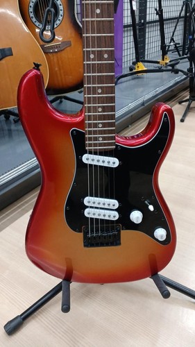 Squier stratcaster fender - stratcaster, by