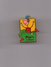 pin's média / couverture du