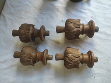 4 anciennes toupies en bois