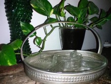 plateau presentoir verre et fer forgé, metal.