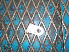 ECROU GOUSSET MOTEUR AV