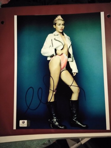 Miley cyrus signed 8x10 coa - miley,