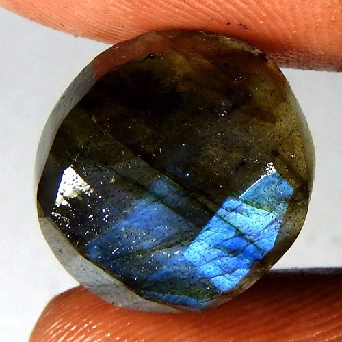 Pierre précieuse cabochon