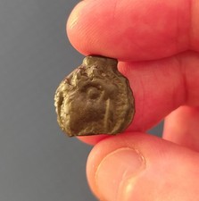 RARE POTIN à la grosse tête d’indien au nez busqué, SÉNONS (Région de Sens)