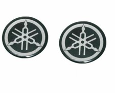 Autocollant Logo Réservoir Noir Et Argent 45 Mm Pour Yamaha R15