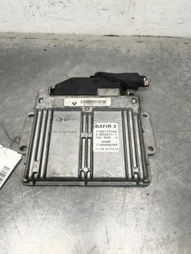 Calculateur moteur renault - calculateur,