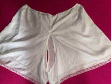 Ancienne culotte fendue  en