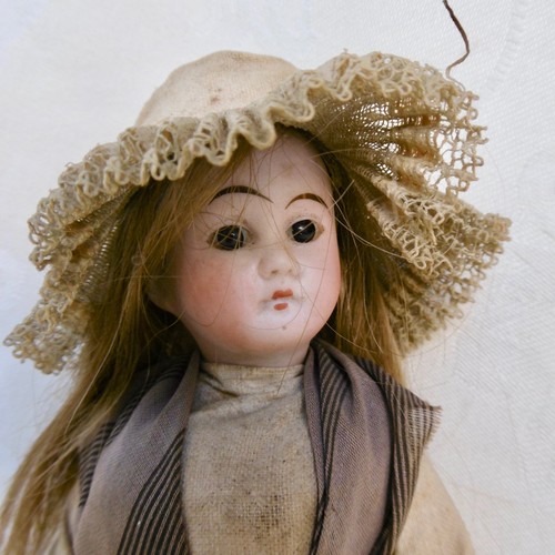 Petite poupée ancienne tête - petite,