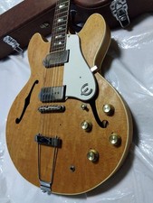 Étui rigide pour guitare