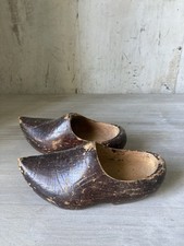 Paire De Sabots Bebe En Bois