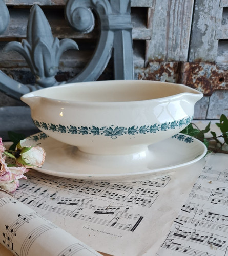 Ancienne sauciere terre - de, fer