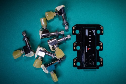 Gibson force tronical - gibson, robot
