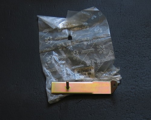 Peugeot 505 604 support agrafe - 604,