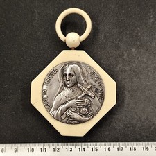 MEDAILLE PLAQUE RELIGIEUSE SUR IVOIRINE  REF16369J