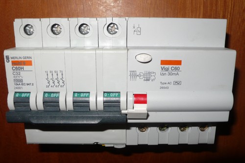 Disjoncteur differentiel - disjoncteur, 4p