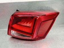 6F9945208B feu arrière droit