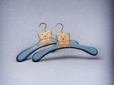 Mignon Paire De Cintres Enfants En Bois Vintage Ourson Teddy Bear France 