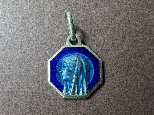 Médaille religieuse métal - religieuse, en