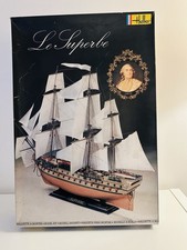 Grande maquette bateau - grande,