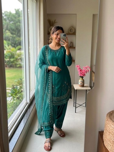 Robe salwar kameez - robe, À