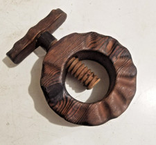 Casse noix à vis en bois Gontard, Grenoble , fruits à coque Vintage.