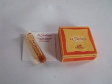 1 échantillon Hermes avec sa boite, 24 FAUBOURG