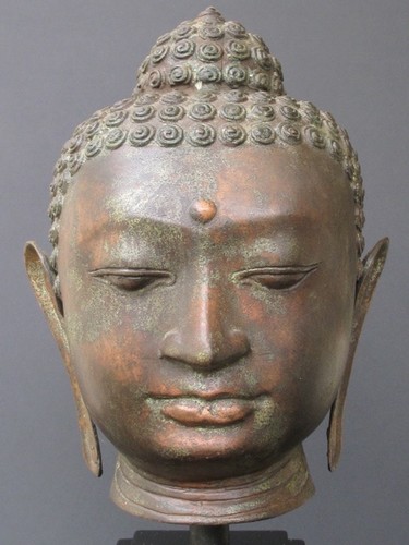 Grande tête bouddha en - grande,