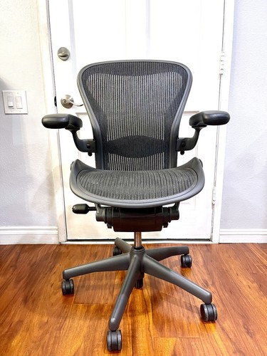 Herman miller aeron chair - herman,