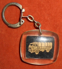 Porte-clés key ring Transports Déménagements C. RENAUD NEMOURS  Camion BERLIET ?