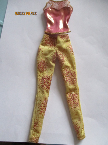 Tenue pour poupée - barbie,