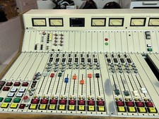 Console Radio Pacific
