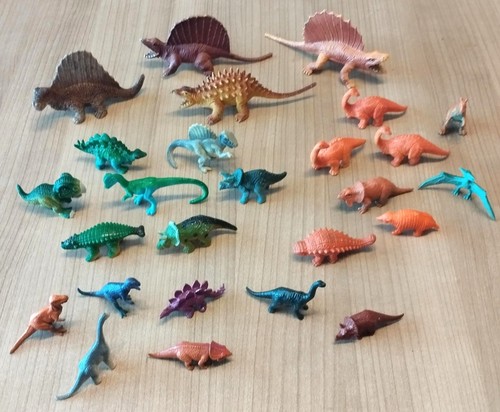 Lot petites figurines - 25,