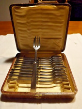 Onze fourchettes à dessert en