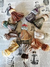 ANCIEN  POMPONS GLANDS PASSEMENTERIE REYMONDON  "RICHELIEU"