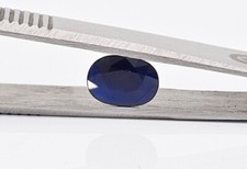 saphir naturel bleu 1,83 carat semi-transparent  Certifié AIG
