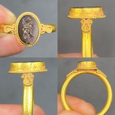 Ancienne bague romaine en or massif avec image roi pierre agate taille-douce