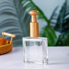 Capsuleuse de parfum, outil de