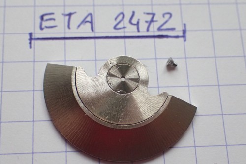 Eta 2472 masse - 2472, oscillante