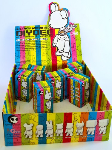Toy2r diy qee boîte - diy,