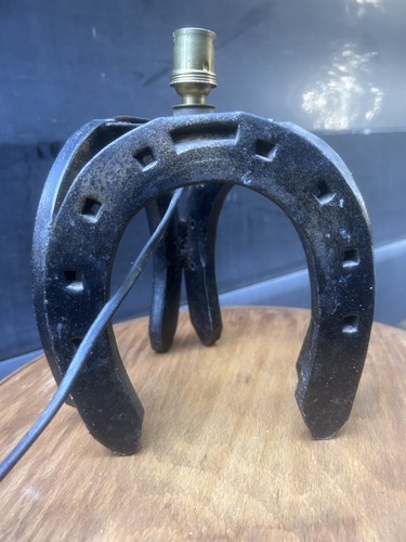 Pied lampe fer cheval - de,